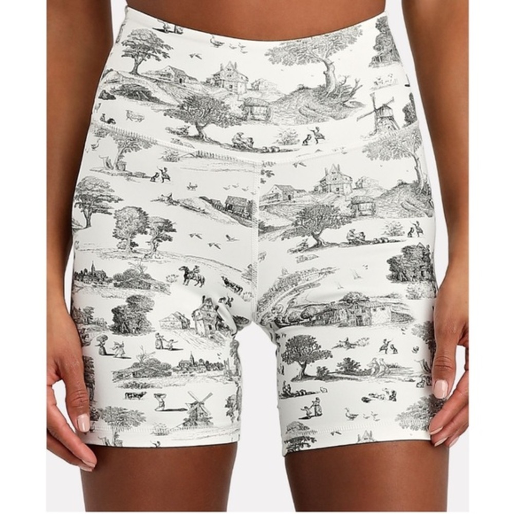 WEWOREWHAT // Toile Biker Shorts, White & Black, size S, EUC